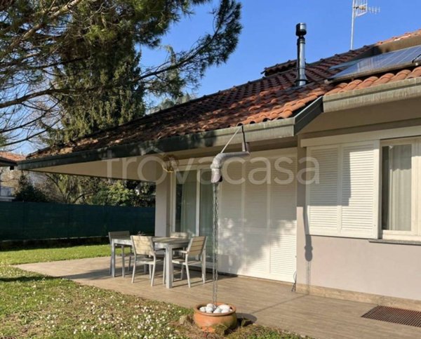 casa indipendente in vendita ad Appiano Gentile