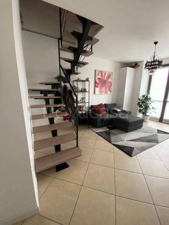 appartamento in vendita ad Appiano Gentile