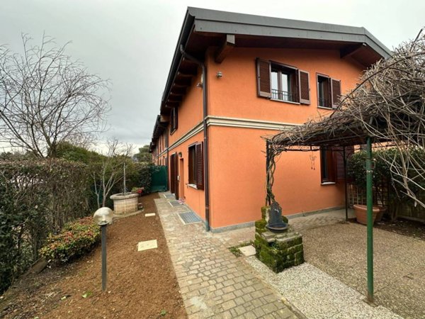 casa indipendente in vendita ad Appiano Gentile