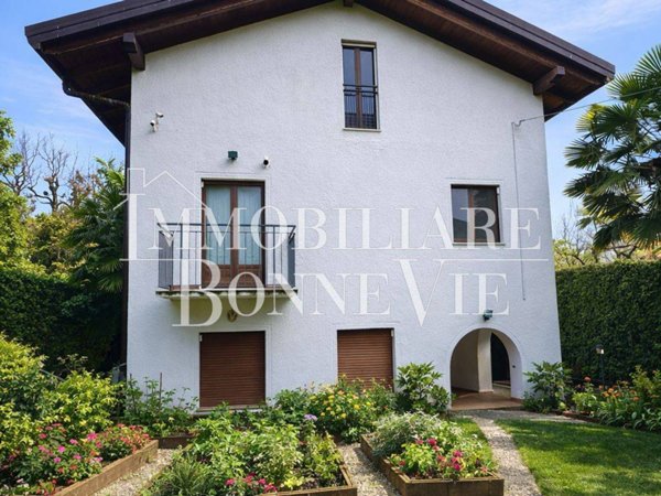 casa indipendente in vendita ad Appiano Gentile