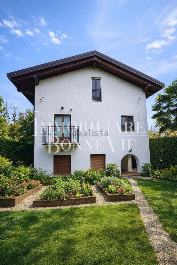 casa indipendente in vendita ad Appiano Gentile