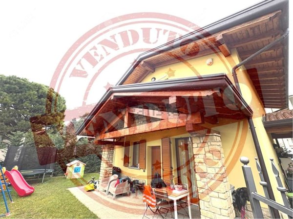 quadrivano in vendita ad Appiano Gentile