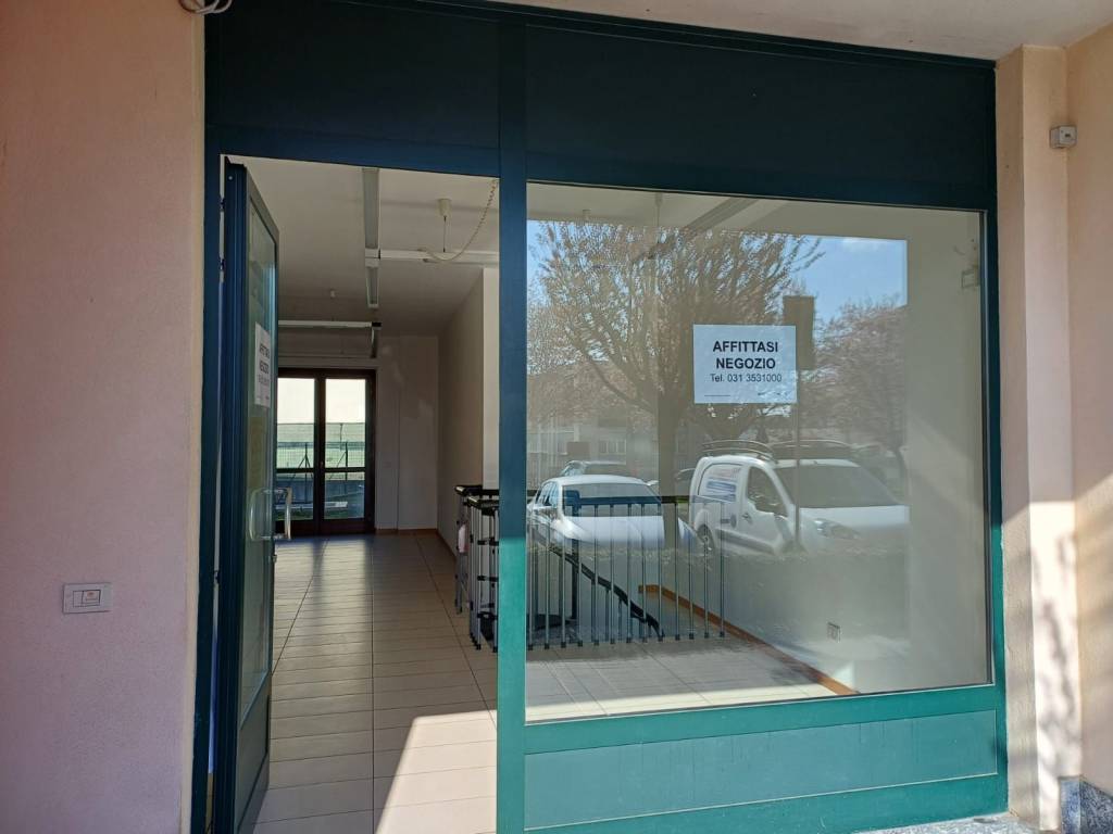 negozio in vendita ad Appiano Gentile