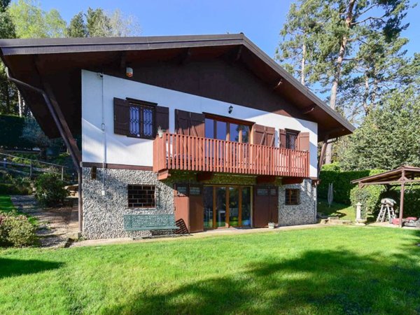 casa indipendente in vendita ad Appiano Gentile