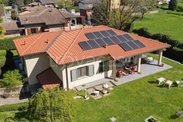 casa indipendente in vendita ad Appiano Gentile