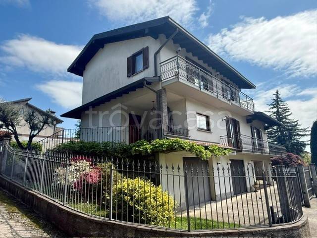 casa indipendente in vendita ad Appiano Gentile