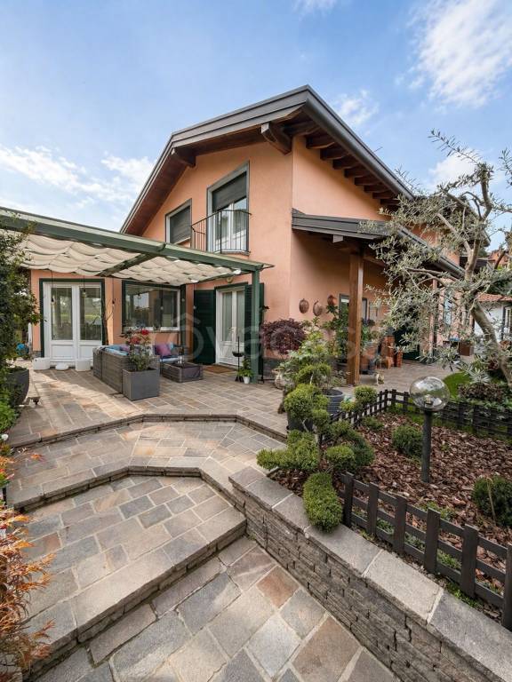 casa indipendente in vendita ad Appiano Gentile