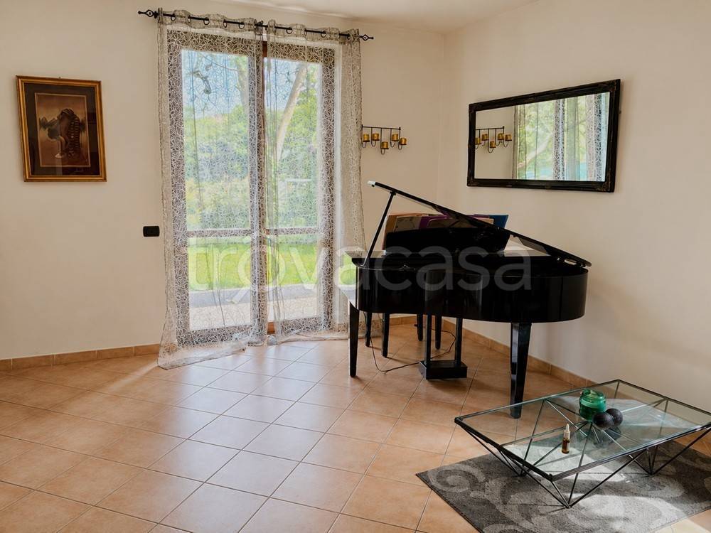 casa indipendente in vendita ad Appiano Gentile