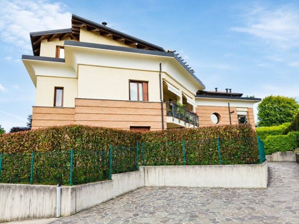 appartamento in vendita ad Appiano Gentile