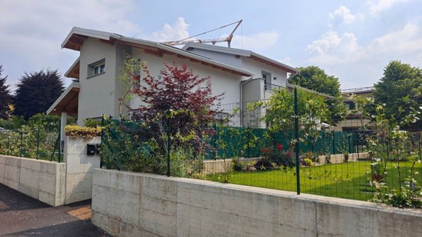 casa indipendente in vendita ad Appiano Gentile