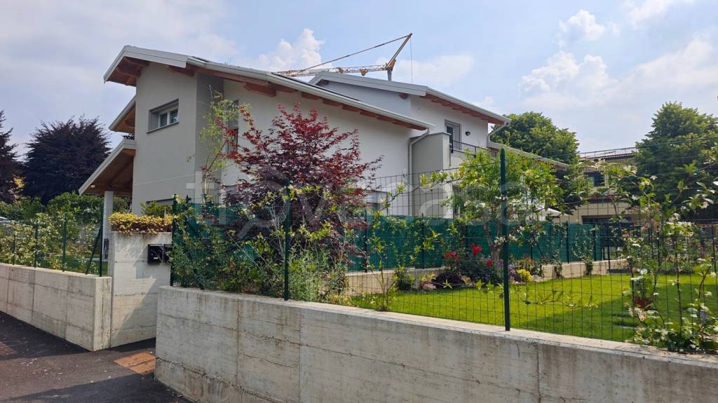 casa indipendente in vendita ad Appiano Gentile