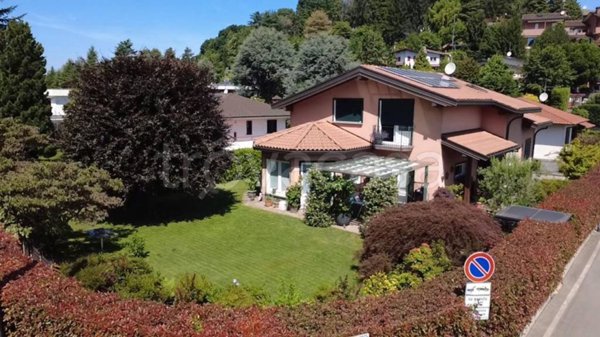 casa indipendente in vendita ad Appiano Gentile