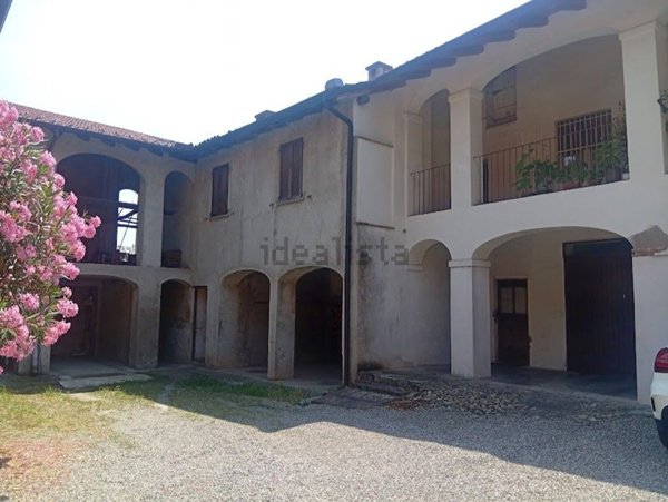quadrivano in vendita ad Appiano Gentile