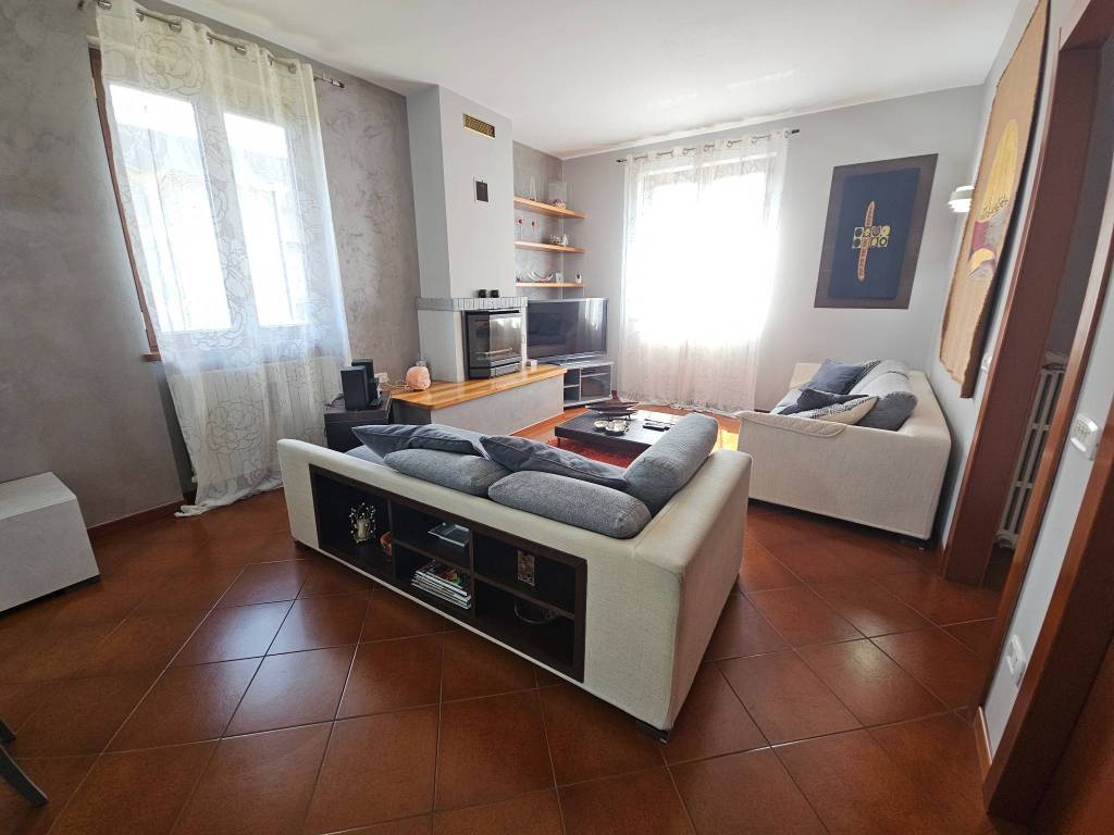 casa indipendente in vendita ad Appiano Gentile