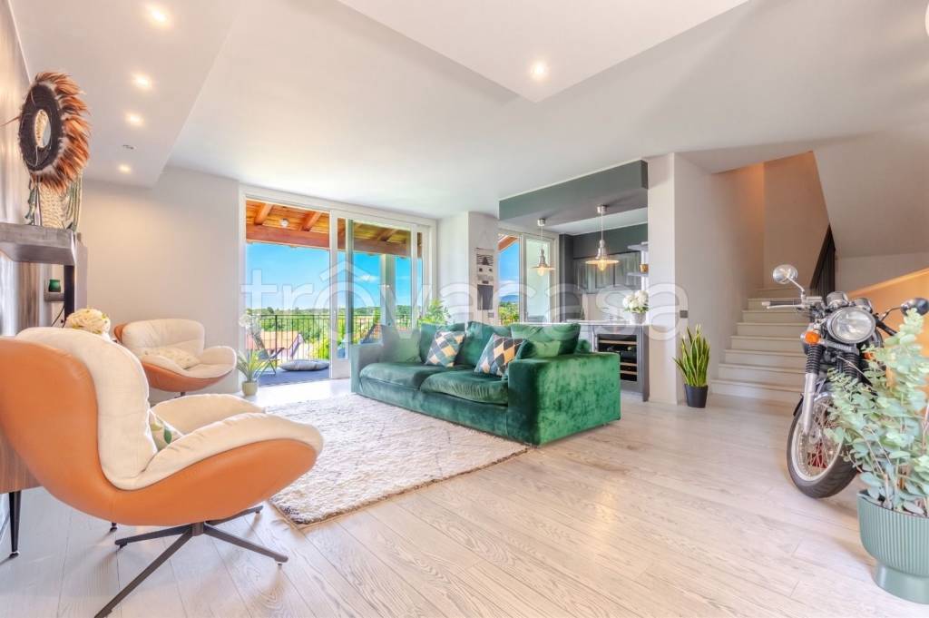 casa indipendente in vendita ad Appiano Gentile