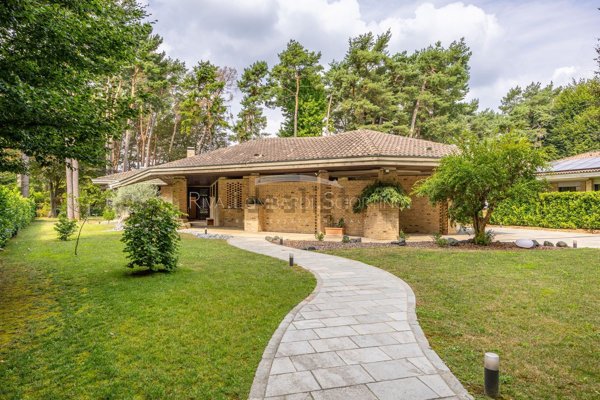 casa indipendente in vendita ad Appiano Gentile