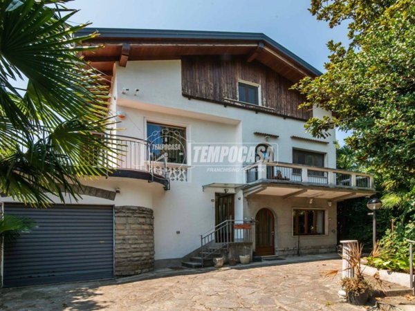 casa indipendente in vendita ad Appiano Gentile