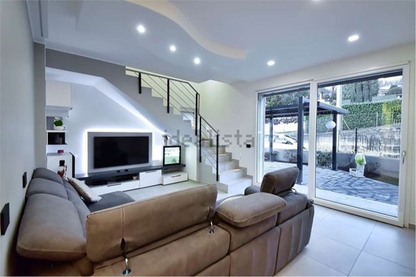 casa indipendente in vendita ad Appiano Gentile