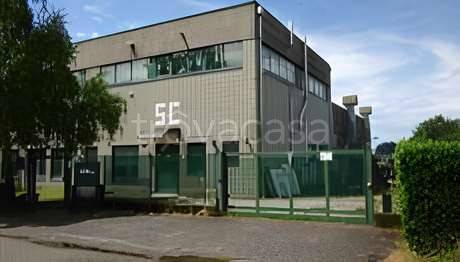 locale commerciale in vendita ad Appiano Gentile