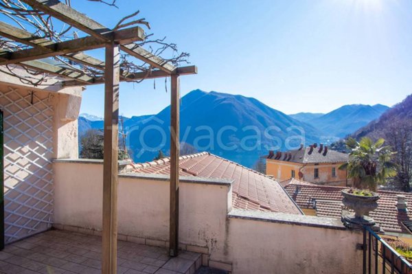 casa indipendente in vendita ad Argegno