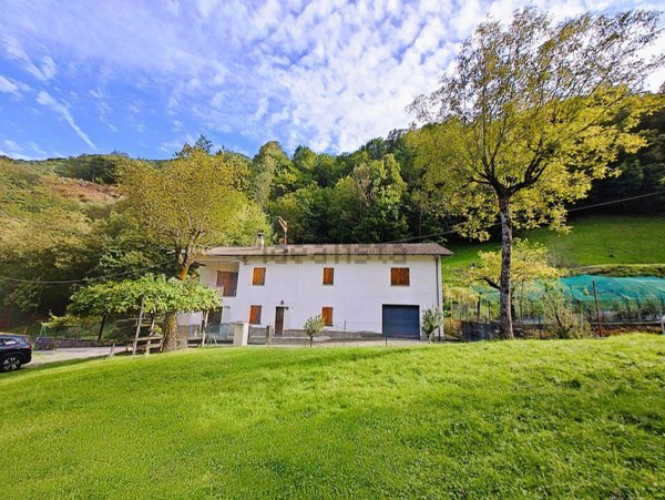 casa indipendente in vendita ad Argegno