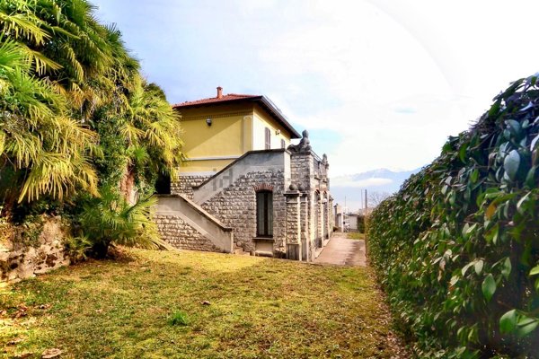 casa indipendente in vendita ad Argegno