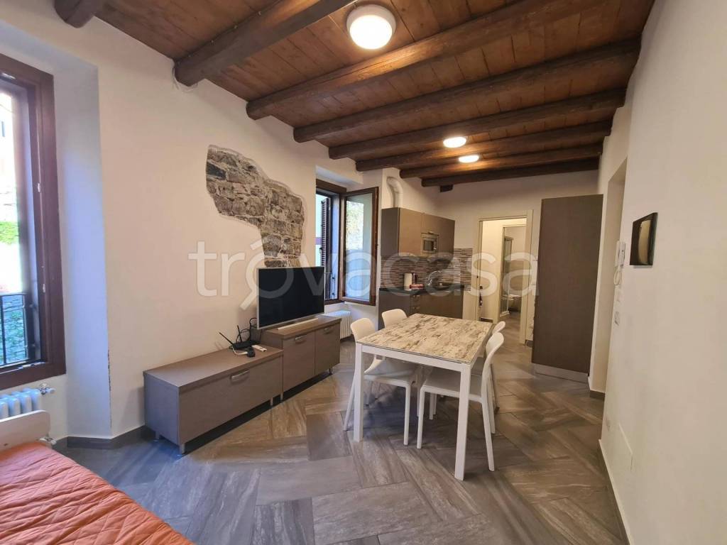 casa indipendente in vendita ad Argegno