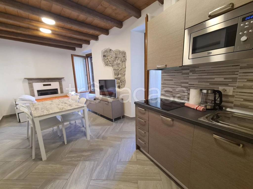 casa indipendente in vendita ad Argegno