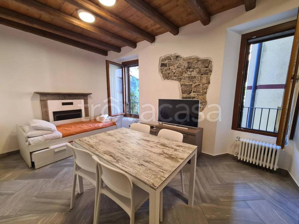 appartamento in vendita ad Argegno