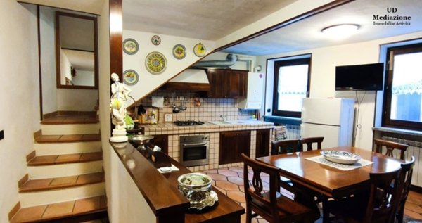 casa indipendente in vendita ad Argegno