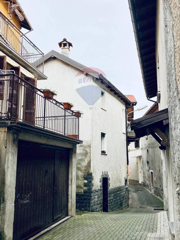 casa indipendente in vendita ad Argegno