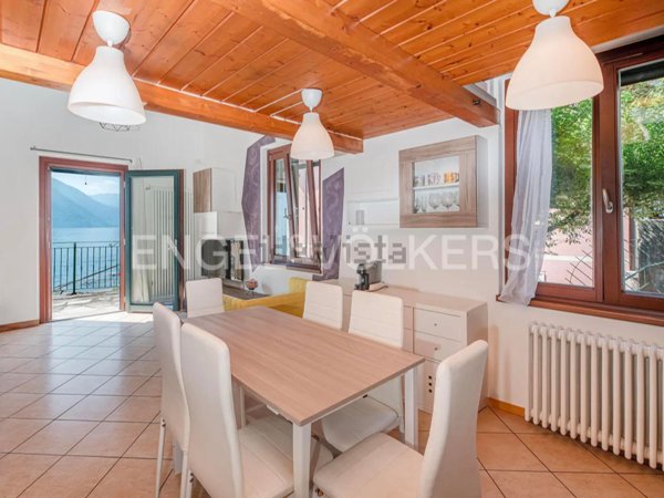 casa indipendente in vendita ad Argegno