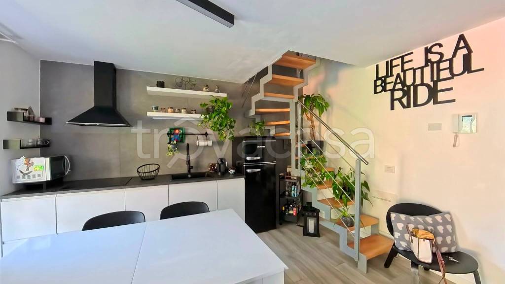 appartamento in vendita ad Argegno