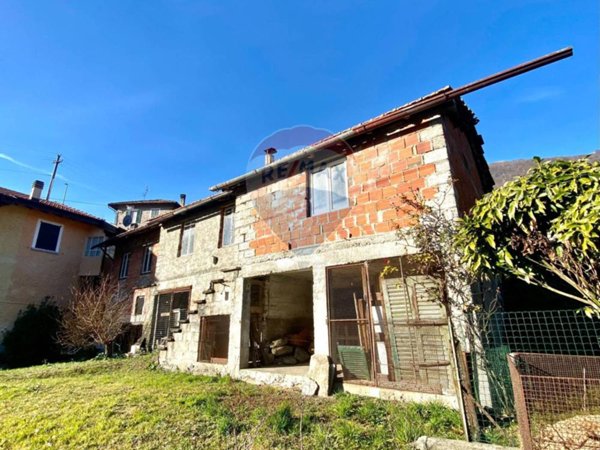 casa indipendente in vendita ad Argegno
