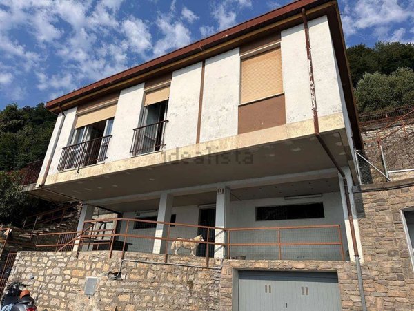 casa indipendente in vendita ad Argegno