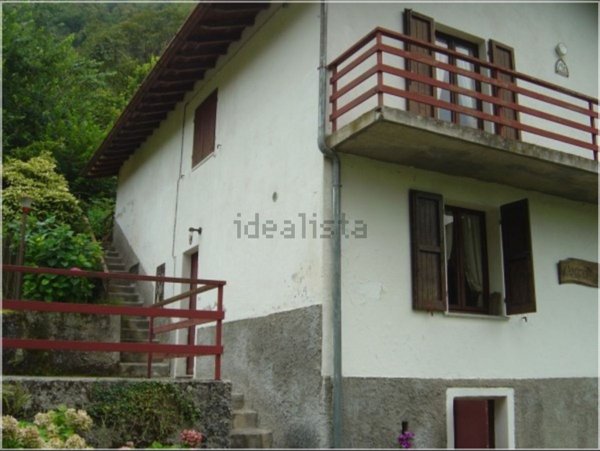 casa indipendente in vendita ad Argegno