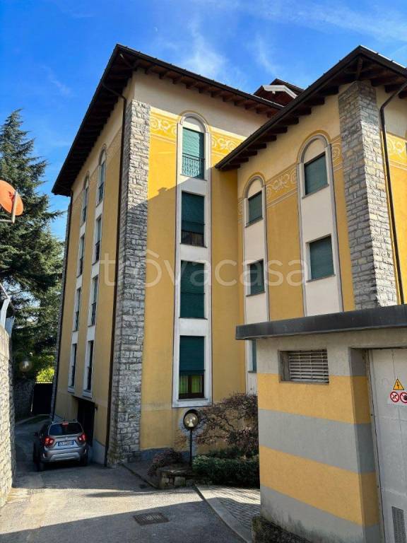 appartamento in vendita ad Argegno