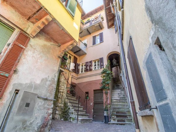 casa indipendente in vendita ad Argegno