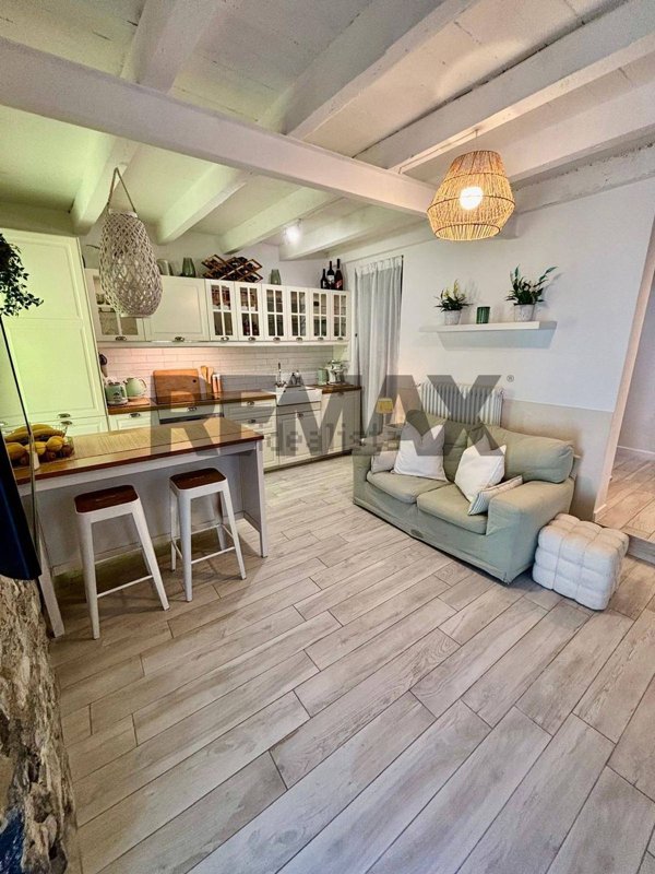 casa indipendente in vendita ad Argegno