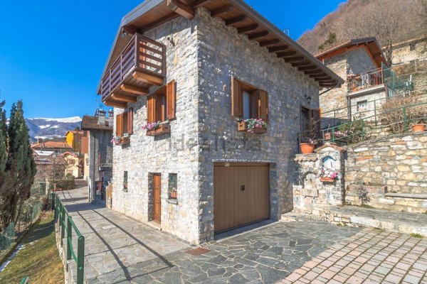 casa indipendente in vendita ad Argegno