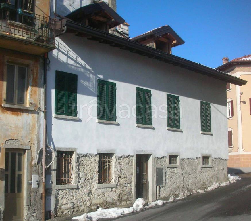 appartamento in vendita ad Argegno