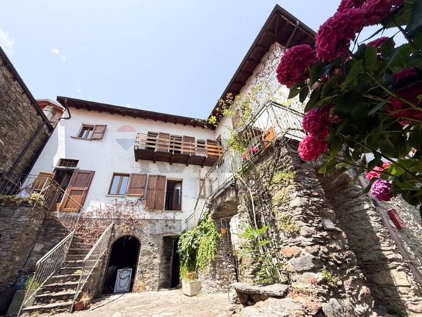 casa indipendente in vendita ad Argegno
