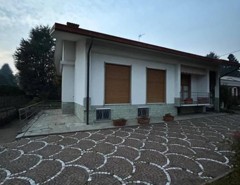 casa indipendente in vendita ad Arosio