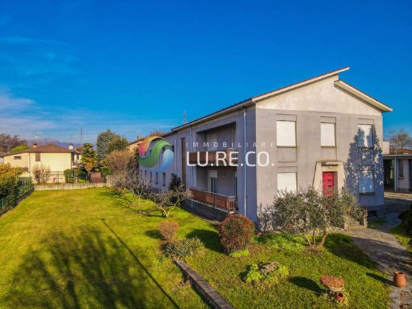intera palazzina in vendita ad Arosio