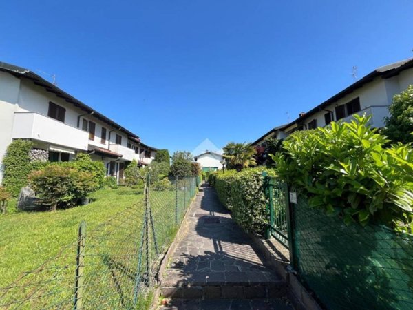 casa indipendente in vendita ad Arosio