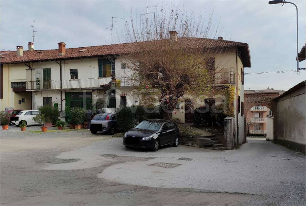 appartamento in vendita ad Arosio