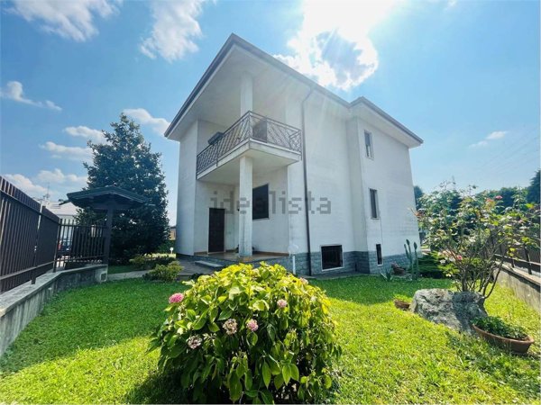 appartamento in vendita ad Arosio