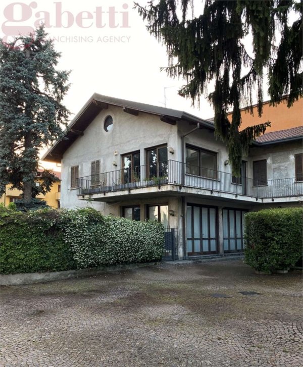 casa indipendente in vendita ad Arosio