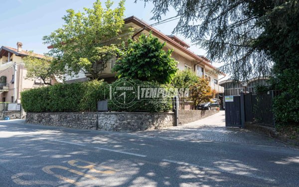 casa indipendente in vendita ad Arosio