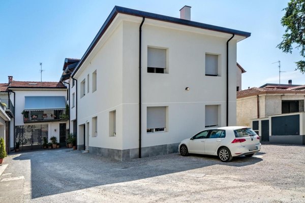 casa indipendente in vendita ad Arosio